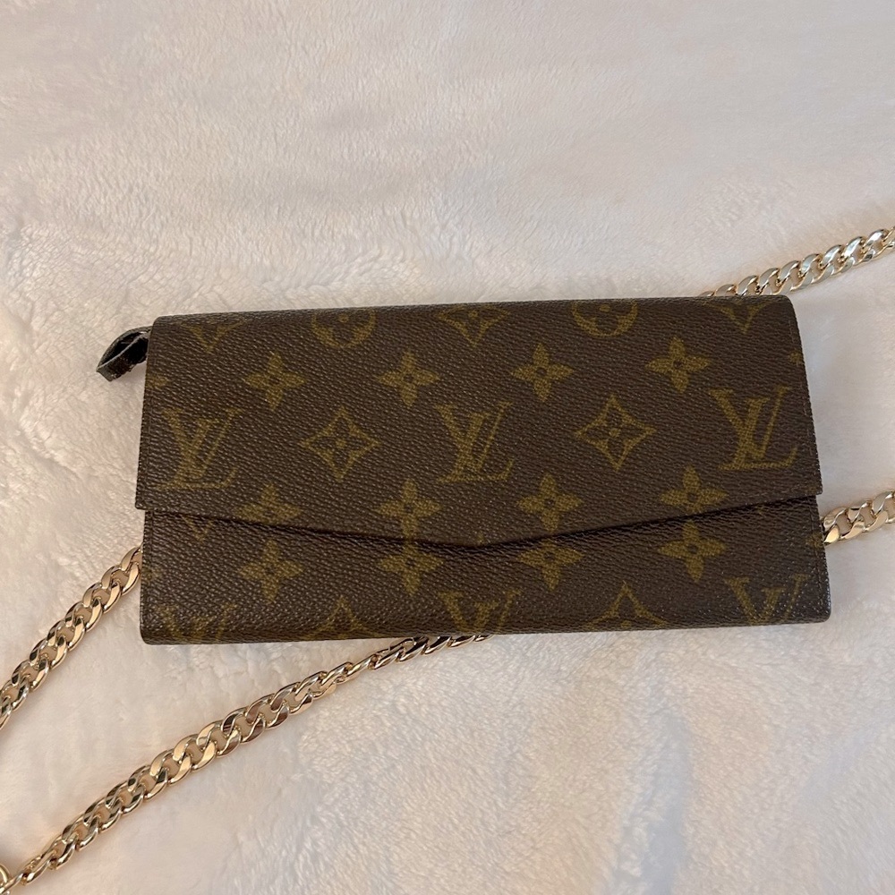 Louis Vuitton Monogram Sarah Wallet - with D-ring attached